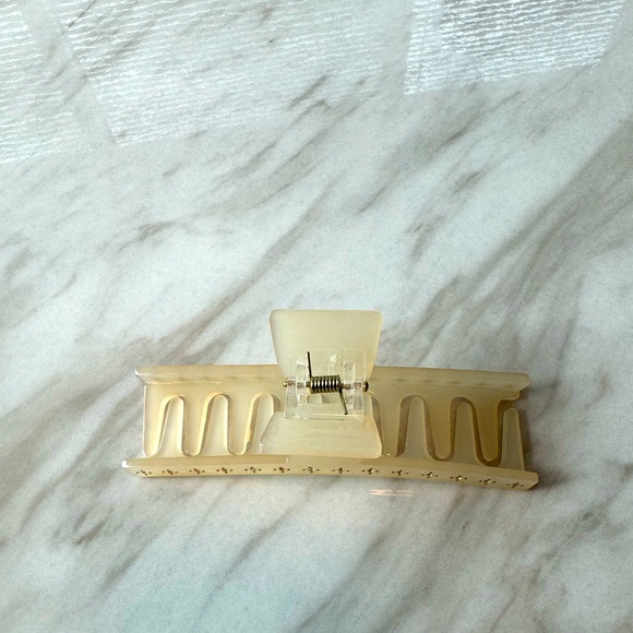 L. Erickson Claw Clip - Buttercream with crystal side accents - Picture 2 of 2